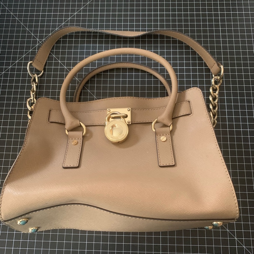 EUC beige MICHAEL Michael Kors purse